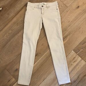 Abercrombie & Fitch Khaki Jean (0)